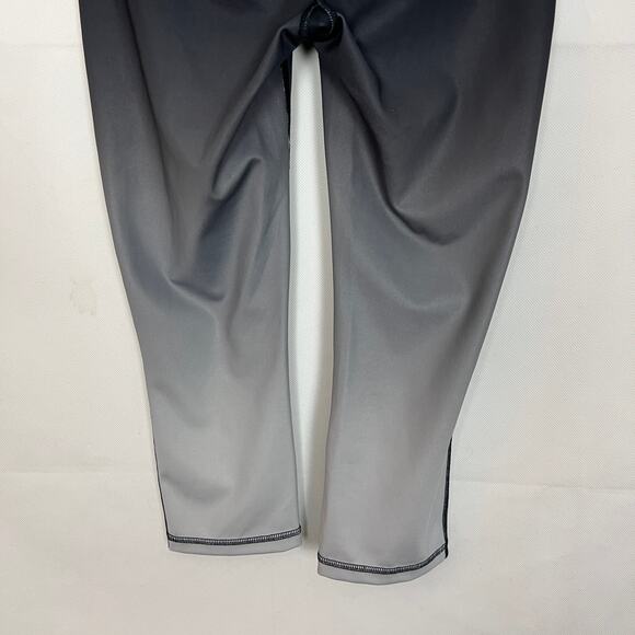 Xersion Dip-Dye Capri Athletic Wear Leggings Size S - Picture 7 of 9